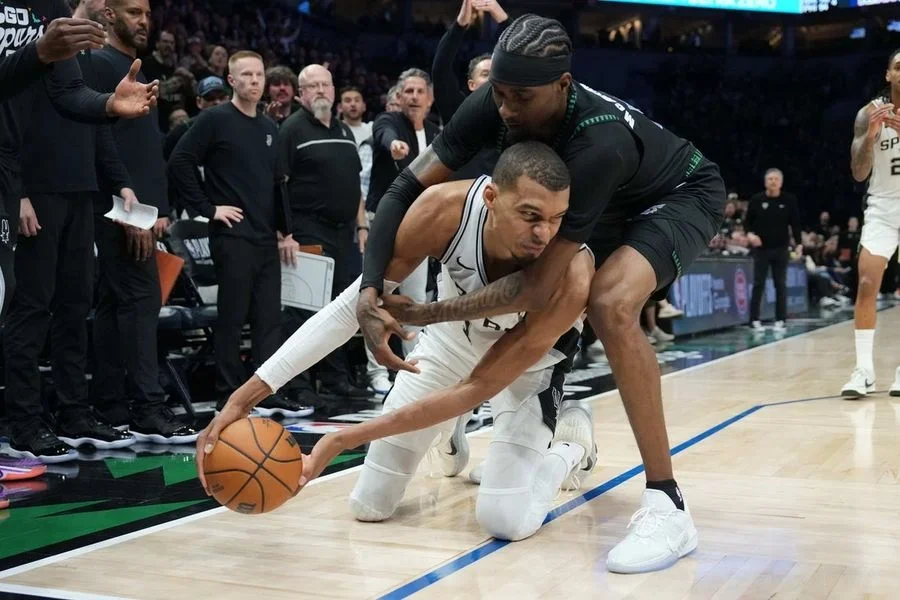 NBA: Playoffs-San Antonio Spurs at Minnesota Timberwolves